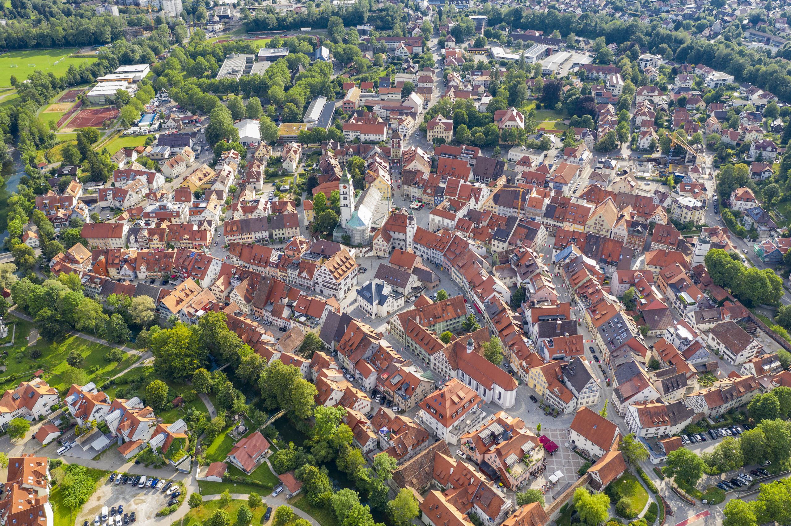 Bild in Vogelperspektive der historischen Stadt Wangen im Allgäu.